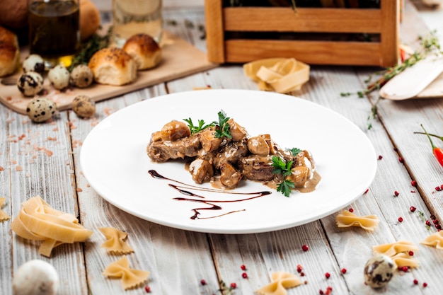 Gourmet veal medallions with champignons