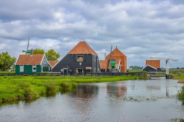 Foto graanschuur in een nederlands dorp
