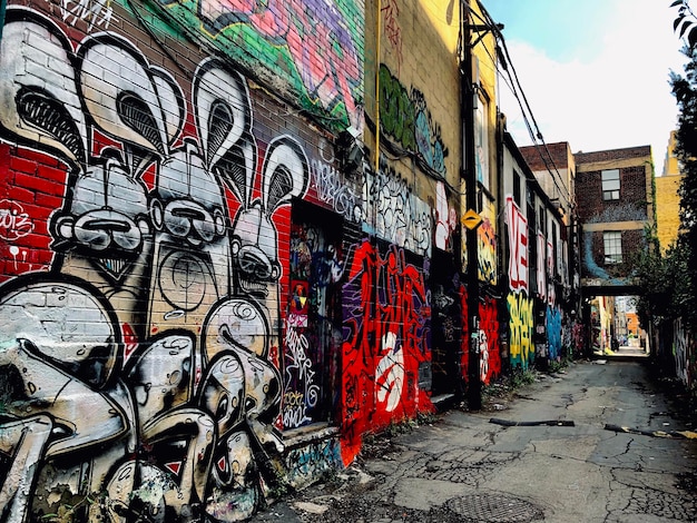 Graffiti op de muur van een gebouw