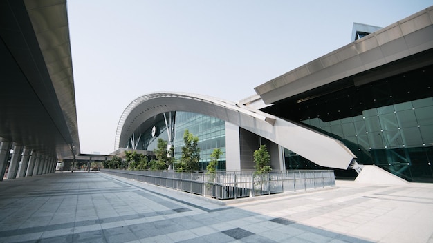 写真 グランドバンスエ駅側面図