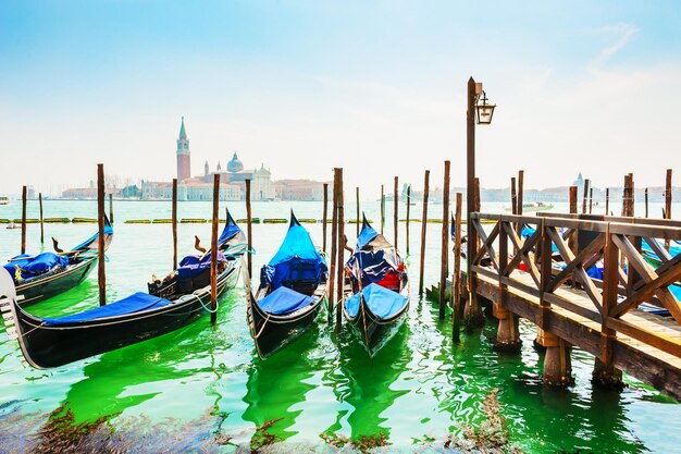 Гранд-канал и гондолы в Венеции, Италия