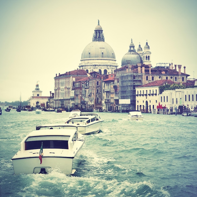 Canal grande a venezia, italia. immagine filtrata retrò