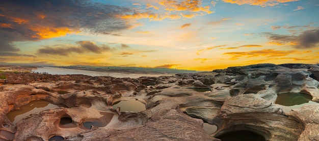 Grand Canyon in Thailand Natuurlijke rotskloof in Mekhong River Hat Chom Dao of Chomdao Beach en