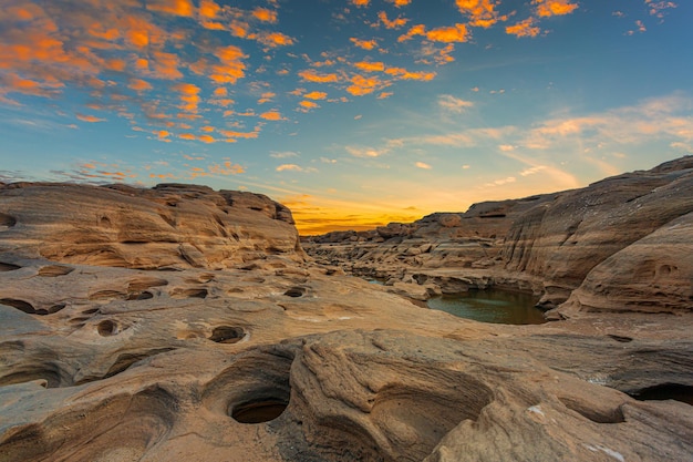 Grand Canyon in Thailand Natuurlijke rotskloof in Mekhong River Hat Chom Dao of Chomdao Beach