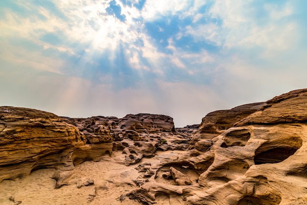 Photo the grand canyon of thailand is adjacent to the border of laos