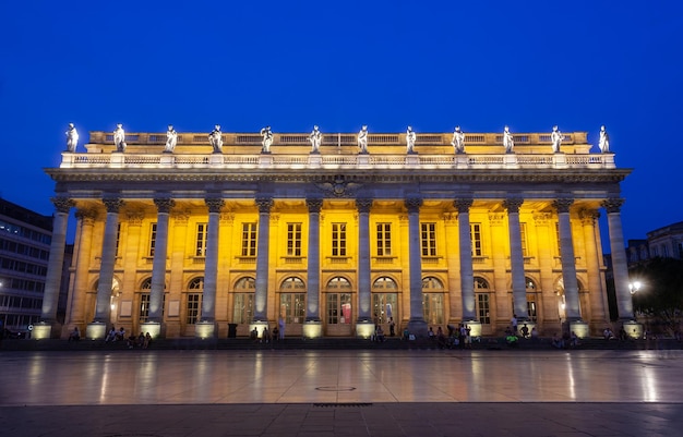 Il grand theatre in place de comedie nella città di bordeaux