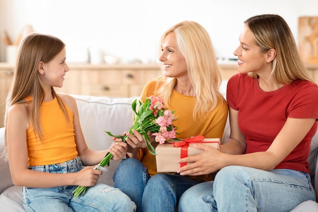 Photo grandma receives gifts and love on birthday