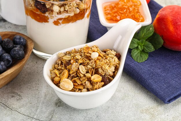 Photo granola museli cereal for breakfast