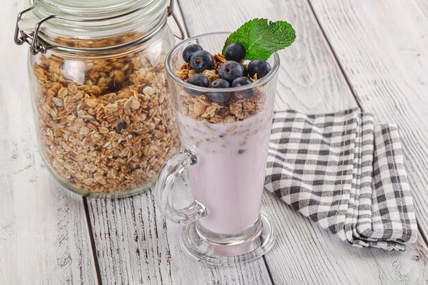 Granola with blueberry and yoghurt