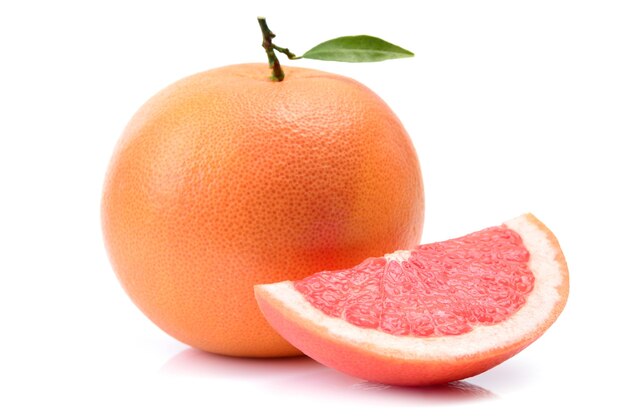 Grapefruit op wit oppervlak