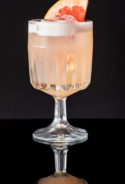 Photo grapefruit tequila sour cocktail