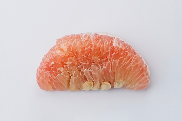Photo grapefruit on white table