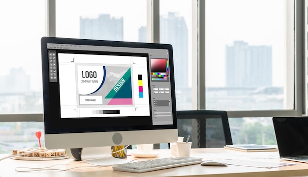 Graphic designer software voor modern ontwerp van webpagina's en commerciële advertenties die op het computerscherm worden weergegeven
