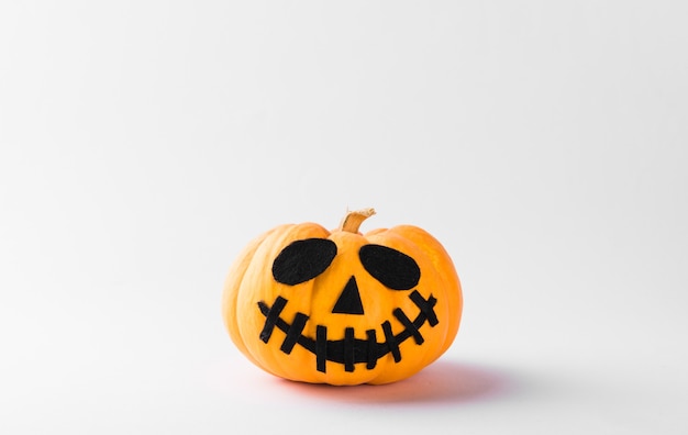 Grappig Halloween-dagfeestconcept spookpompoen hoofd smile