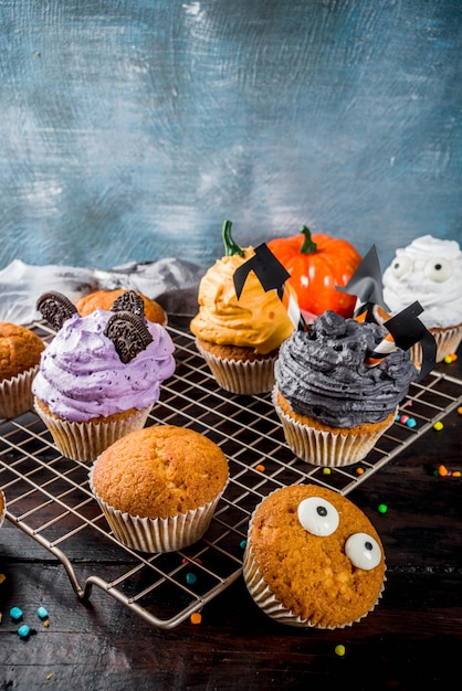 Grappige kindercukcakes voor Halloween