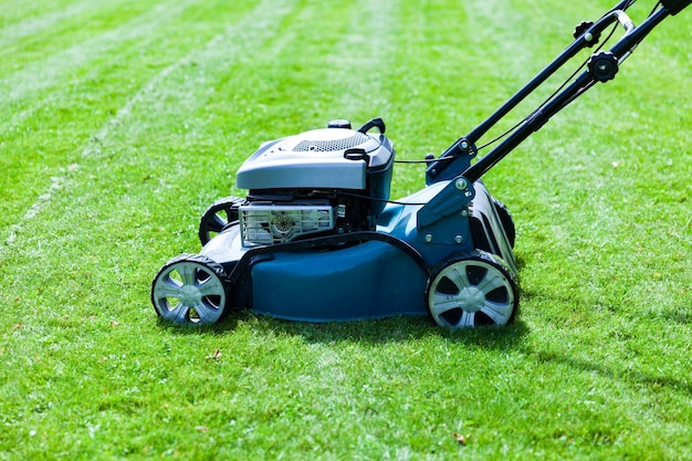 Grasmaaier op de gras-closeup