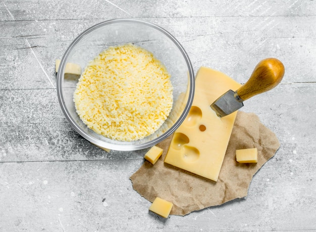 Photo grated fresh cheese