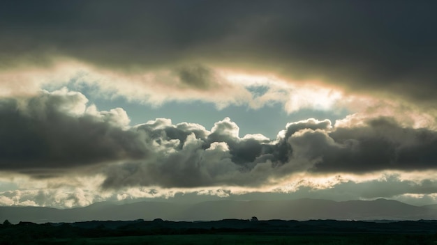 Gray clouds during daytime