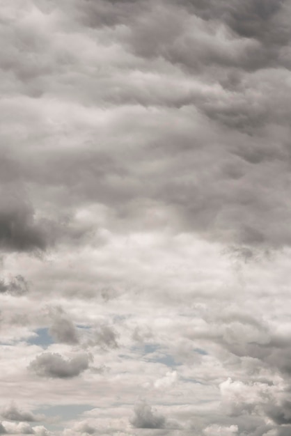Foto sfondo di nuvole in scala di grigi