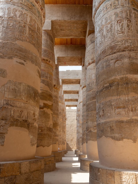 Photo great hipostyle hall at the temple of karnak luxor egypt