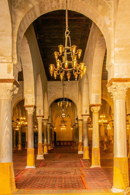 Foto la grande moschea di kairouan un venerato sito religioso in tunisia