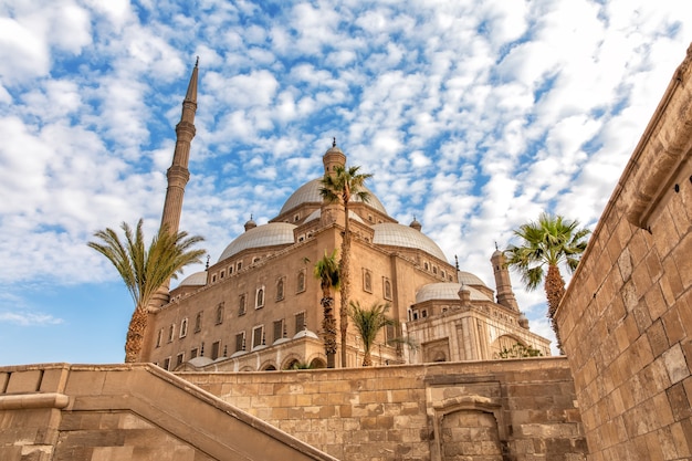 Photo the great mosque of muhammad ali pasha, view from the citadel wall, cairo, egypt.