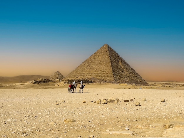 Foto grandi piramidi d'egitto giza il cairo