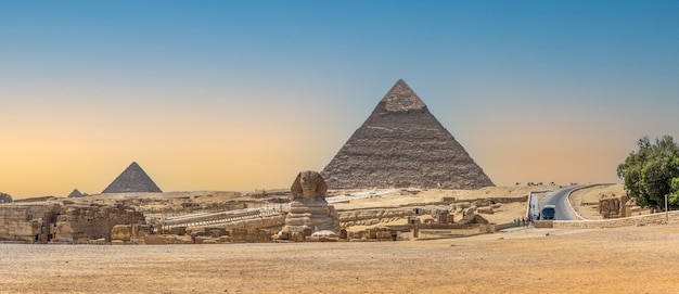 Foto la grande sfinge e le piramidi in egitto