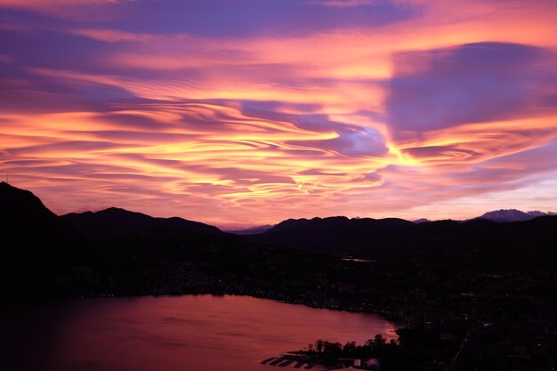 写真 素晴らしい夕暮れ