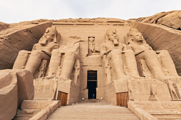 Photo the great temple of ramesses ii in abu simbel upper egypt outside view