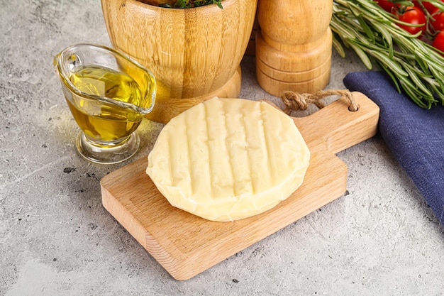 Foto formaggio greco haloumi per arrosti o grigliate