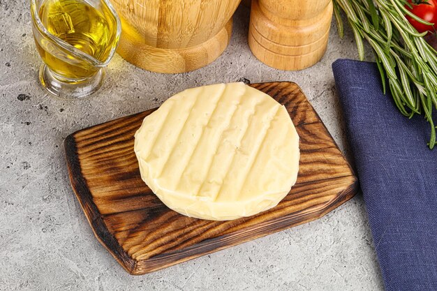 Foto formaggio greco haloumi per arrosto