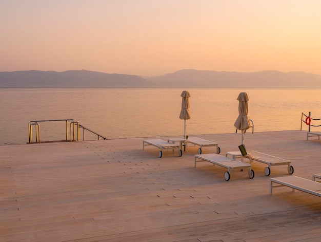 エーゲ海のエヴィア島ユービア島にあるLoutraEdipsouの温泉があるギリシャのスパリゾート