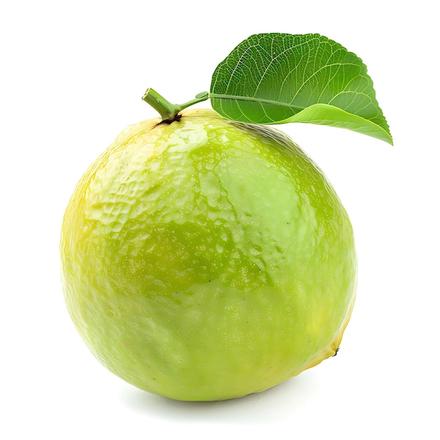 Photo a green apple with a leaf on it is shown on a white background