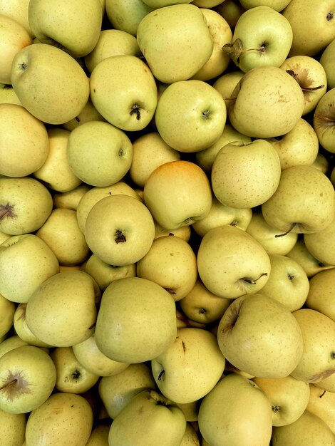 green apples for sale and healthy food