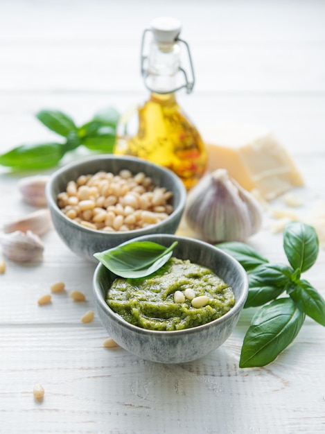 Green basil pesto