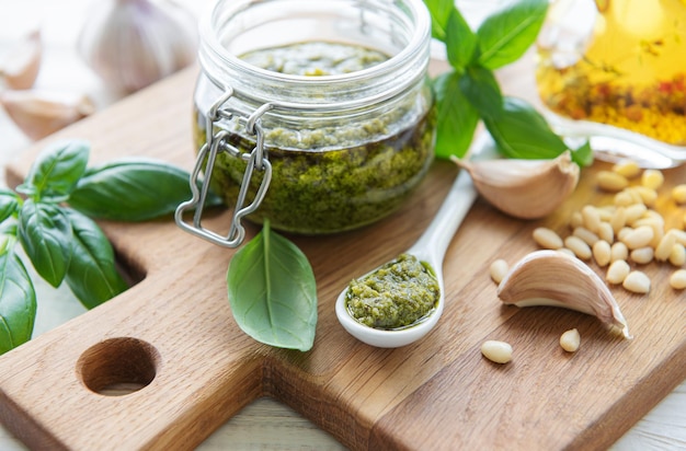 Green basil pesto