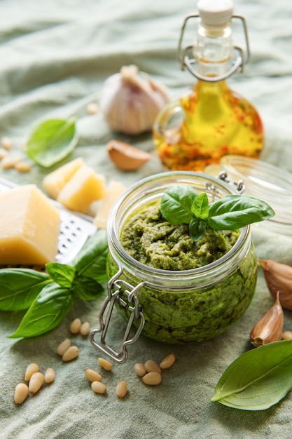 Green basil pesto