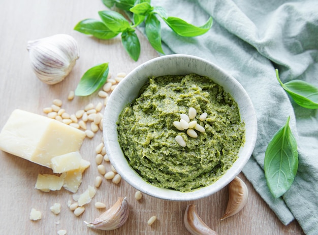 Green basil pesto