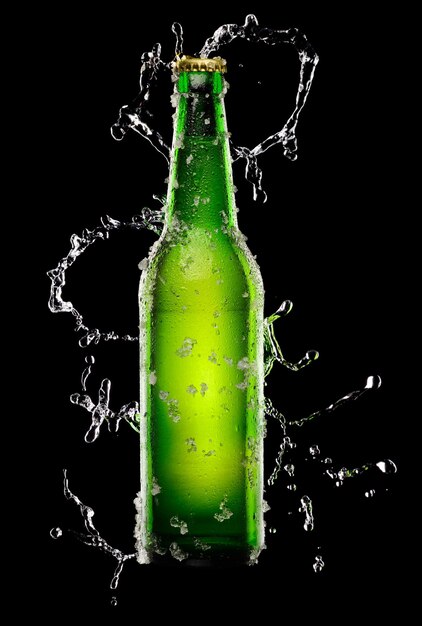 緑のビールボトル