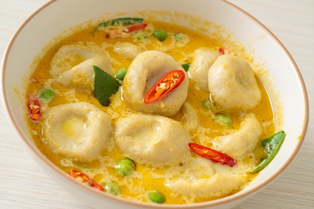 Green curry soup with Fish ball