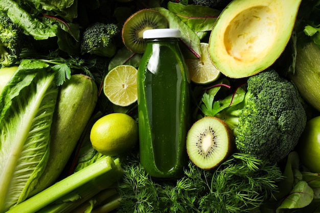 Концепция зеленого детоксикационного смузи здорового питания и здорового образа жизни