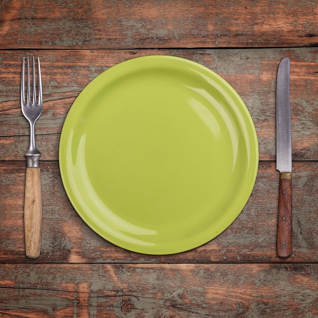 Green empty plate