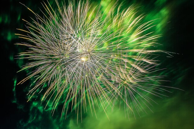 緑の花火