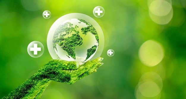 Зеленый глобус внутри концептуальных воздушных шаров, защищающих окружающую среду и природу