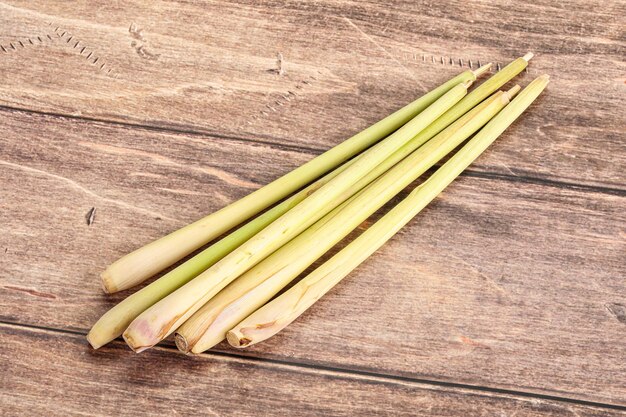 Foto aroma e condimento del gambo di citronella verde