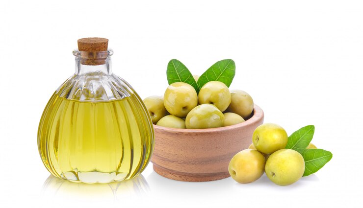 Green olives and oil