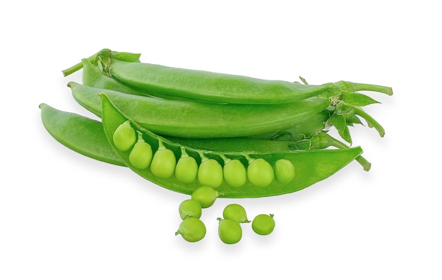 Photo green peas isolated on the white background green peas clipping path