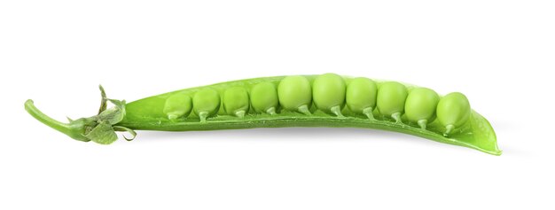 Green peas isolated