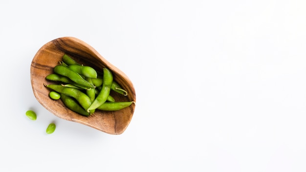 Photo green peas with copy space background